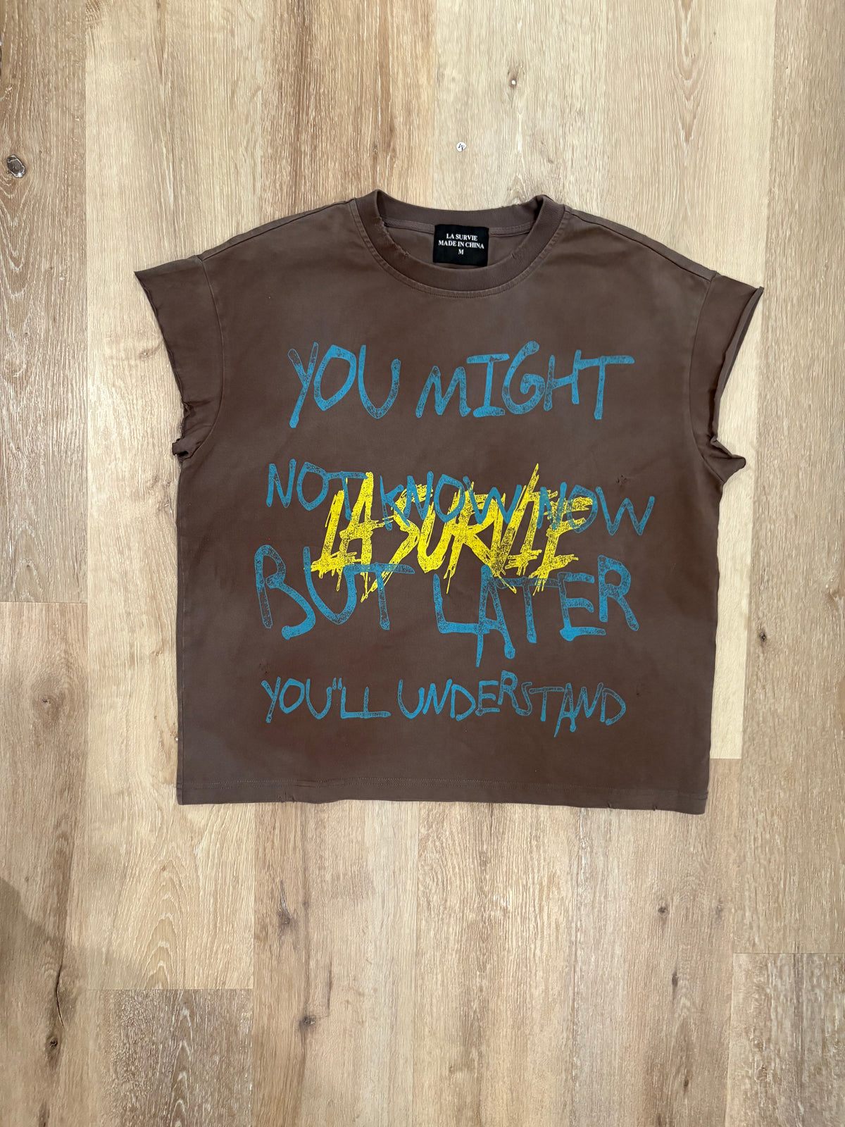LA sleeveless tee